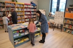 Uroczyste pasowanie pierwszoklasistów ze Szkoły w Wapnicy na czytelników Miejskiej Biblioteki Publicznej w Międzyzdrojach